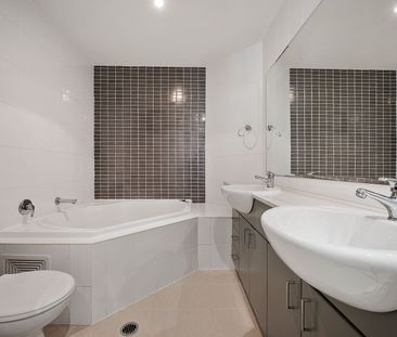 Modern Two Bedroom Apartment with Timber Floors - Photo 6