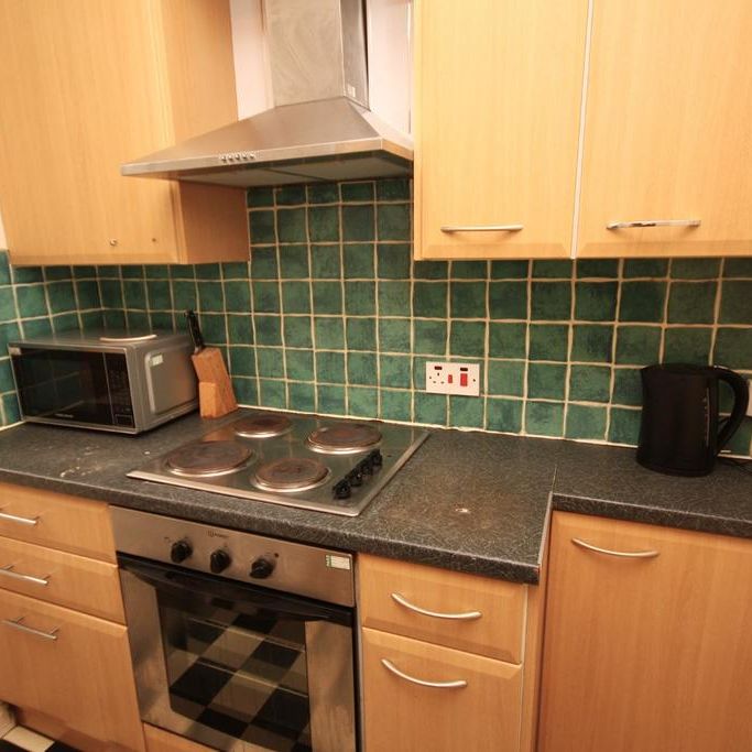 3 bedroom flat to rent - Photo 1