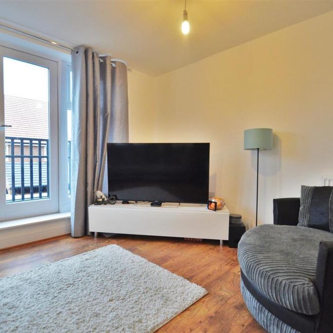 3 bedroom semi-detached house to rent - Photo 1