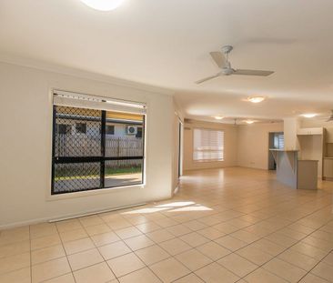 Family home in Mount Louisa - Photo 1