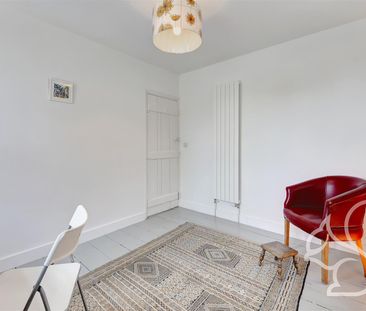 Firs Chase, West Mersea - Photo 4