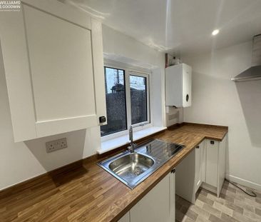 2 bedroom semi-detached house to rent - Photo 5