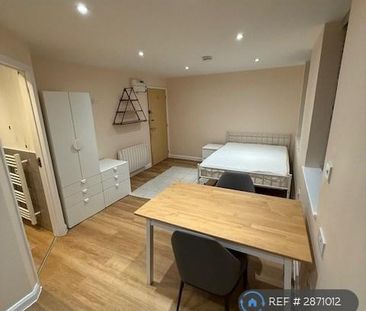Studio to rent - Photo 1