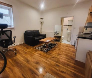 Studio to rent - Photo 5