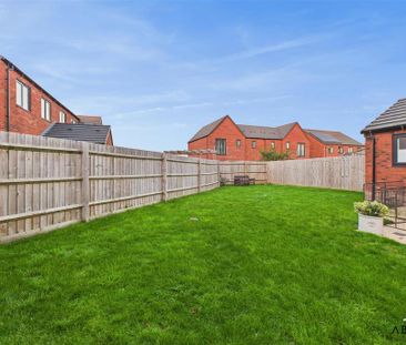 3 bedroom semi-detached house to rent - Photo 3