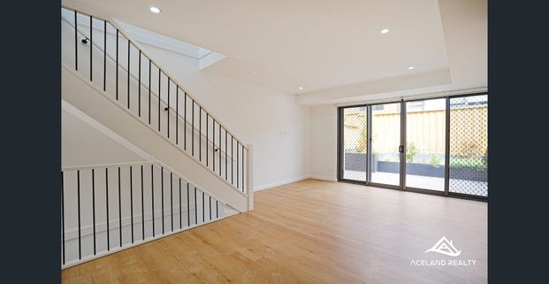 Brand New Corner 3-Bedroom Townhouse for Rent – North Kellyville - Photo 1