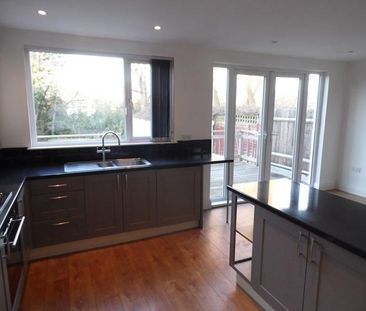 4 bedroom bungalow to rent - Photo 3