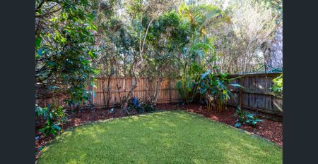 Large 2 Storey Family Sized Townhouse with Multiple Living Spaces & Pool within the Complex! - Photo 2