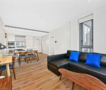 Unbeatable location from amazing fully furnished Darling Harbour ap... - Photo 1