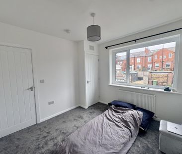 3 bedroom terraced house to rent - Photo 4
