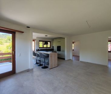 Erstbezug nach Renovation – Helle 4.5-Zimmer-Wohnung mit zwei sonni... - Photo 3
