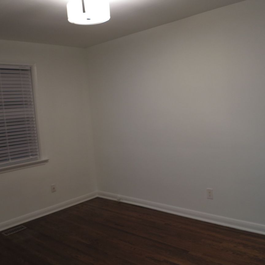 For Lease - 45 BAYVIEW Parkway, Newmarket, Ontario - Photo 1