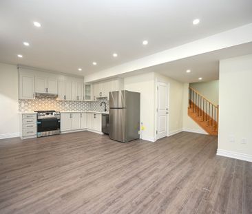 For Lease - 46 Mevira Gardens, Oakville, Ontario - Photo 4