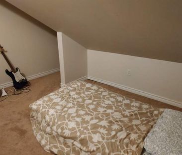 133 Colborne Street - 4 Bed, 2 bath - STUDENT HOME - Photo 4