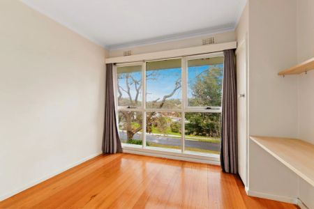 3 Bed, 1 Bath - Photo 4