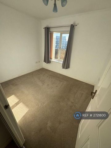 2 bedroom flat to rent - Photo 3