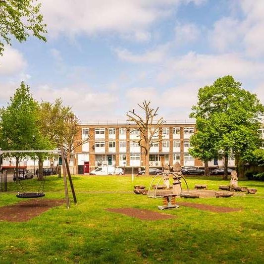 Lorrimore Square, Kennington, SE17 - Photo 1