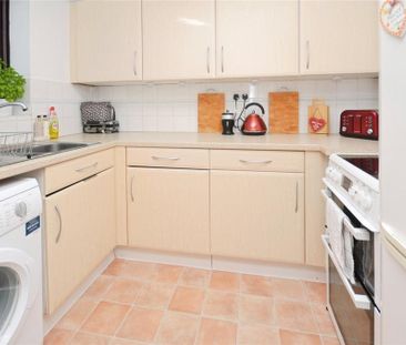 2 bedroom flat to rent - Photo 6