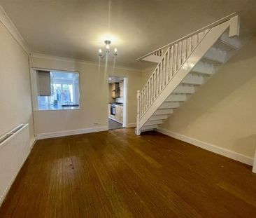 3 bedroom terraced house to rent - Photo 3