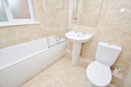 Rixon Close, George Green, Slough,SL3 - Photo 5