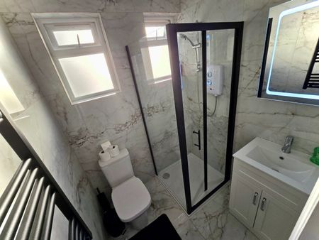 Studio Flat, Philbeach Gardens, SW5 - Photo 5