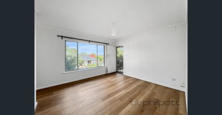 Renovated 2 Bedroom Unit - Photo 2