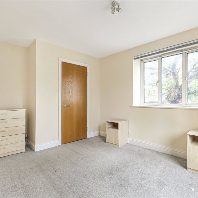 Old Station Way, London, SW4 - Photo 1