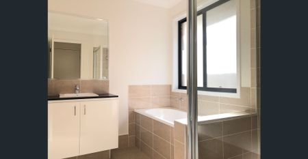 Spacious 4 bedroom Plus Study Home With Air Conditioning - Photo 5