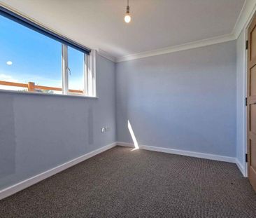 2 bedroom semi-detached house to rent - Photo 3