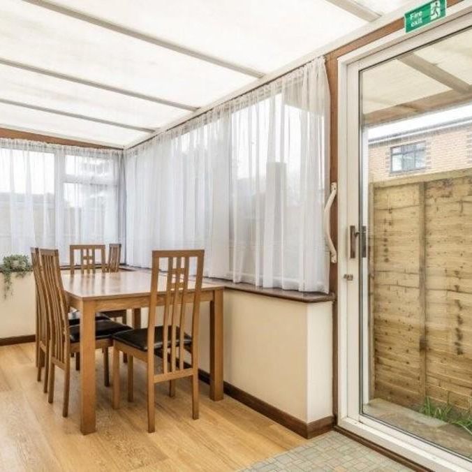 1 bedroom in a house share to rent - Photo 1