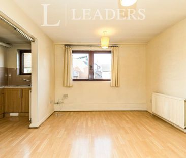 1 bedroom flat to rent - Photo 3