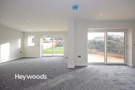 4 bedroom detached house to rent - Photo 4