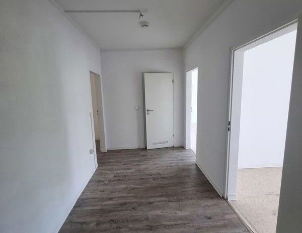 3 Zimmer Wohnung mit Balkon und Dusche sucht neue Mieter! - Photo 1