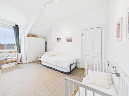 3 bedroom maisonette to rent - Photo 2