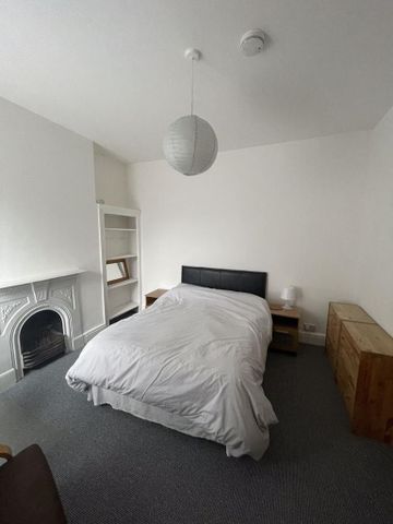 3 bedroom apartment to rent - Photo 3