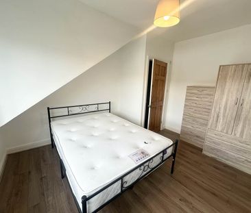 Low Lane (Room 4), Horsforth, Leeds - Photo 5