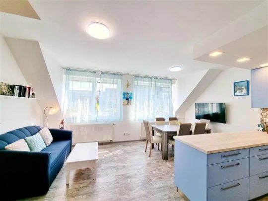 Kompletně zařízený mezonetový byt 4+kk, Praha 8 Libeň - Fotografie 1
