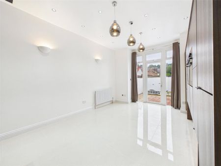 5 bedroom semi-detached house to rent - Photo 3