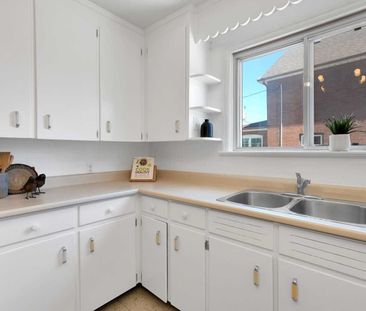 For Lease - 213 Conant Street Unit# Main Floor, Oshawa, Ontario - Photo 2