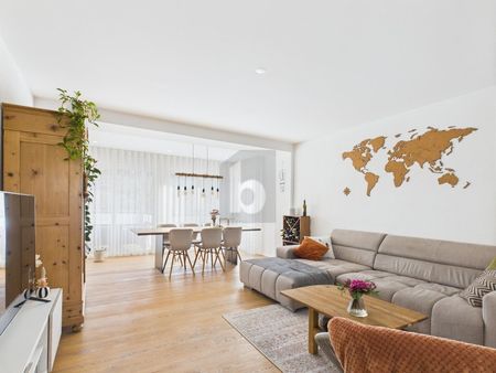 LICHTDURCHFLUTET MIT GROSSEM BALKON - Photo 4