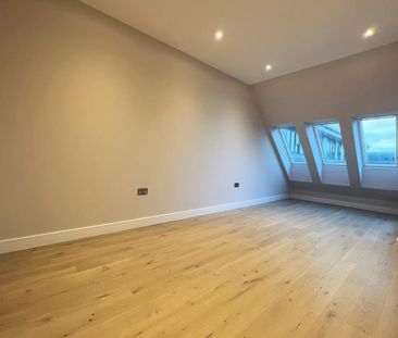 Wells Court, Woking, Surrey, GU21 - Photo 2