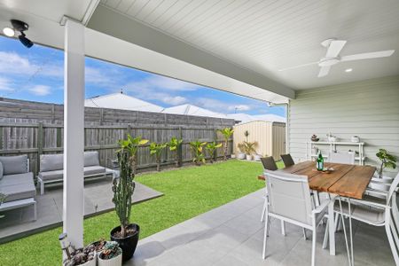 Near New Family Home in Award Winning Estate! - Photo 2