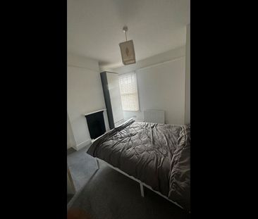 1 Bed Terraced House, Norton Road, RG1 - Photo 6