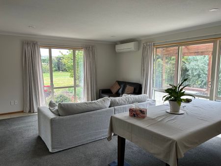 Large Family Home - Photo 2