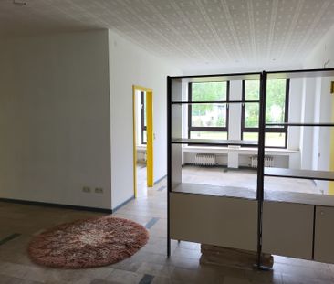 Helle 2 Zimmer Wohnung (Hochpaterre) zur Miete mit Balkon in ruhiger Wohngegend! - Photo 6