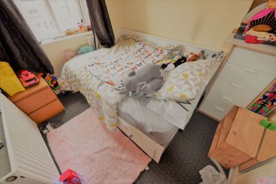 2 bedroom House in Manor Avenue, Leeds - Photo 4