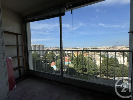 Location Appartement 2 pièces 43m² MARSEILLE 4ème - Photo 4