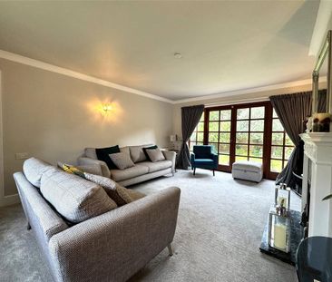 4 bedroom end of terrace house to rent - Photo 1