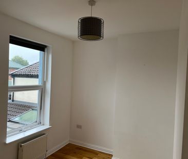 2 Bed Flat, Sefton Park Road, BS7 - Photo 3