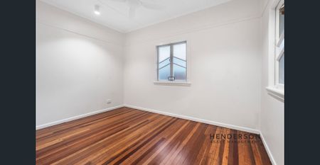 SPACIOUS FAMILY HOME IN PRIME BRIGHTON LOCATION - Teenage retreat downstairs - Photo 4